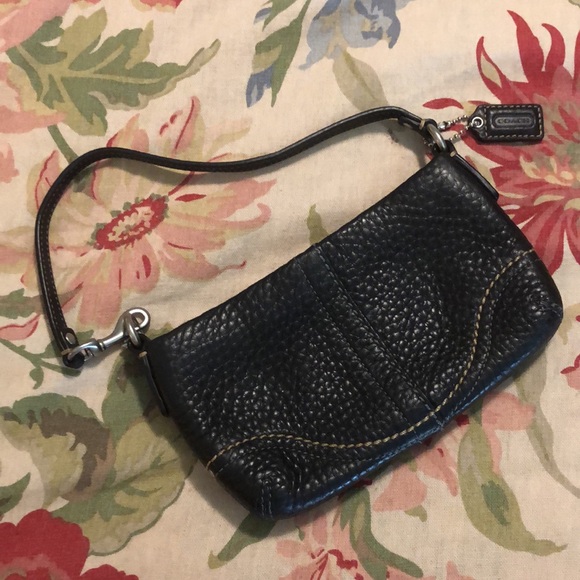Vintage COACH Pebbled Leather Silver Hardware Zip Pouch Strappy Black classic - Picture 3 of 16